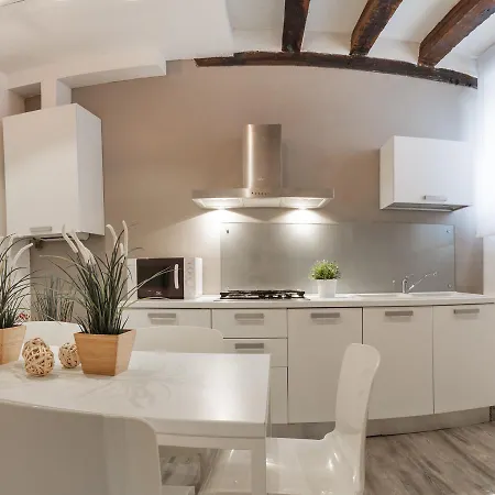 Rialto Whit Lift Appartement