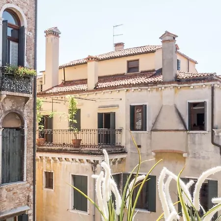 Rialto Whit Lift Appartement